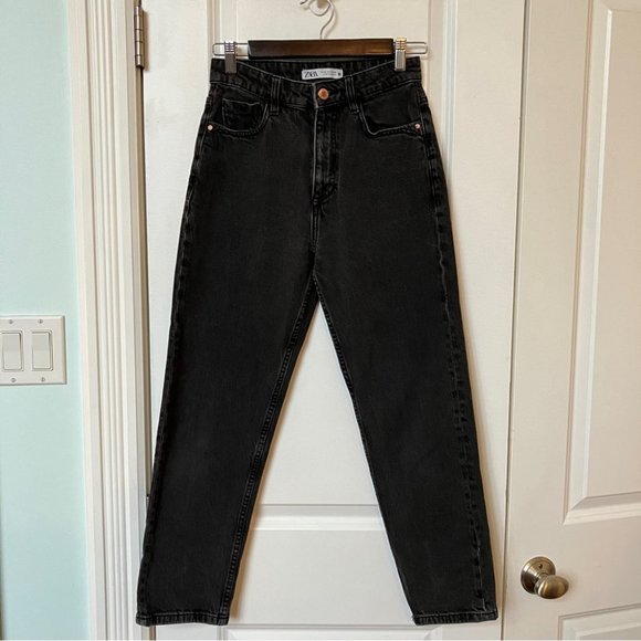 Zara Black High Rise Tapered Leg Jeans - Picture 2 of 5